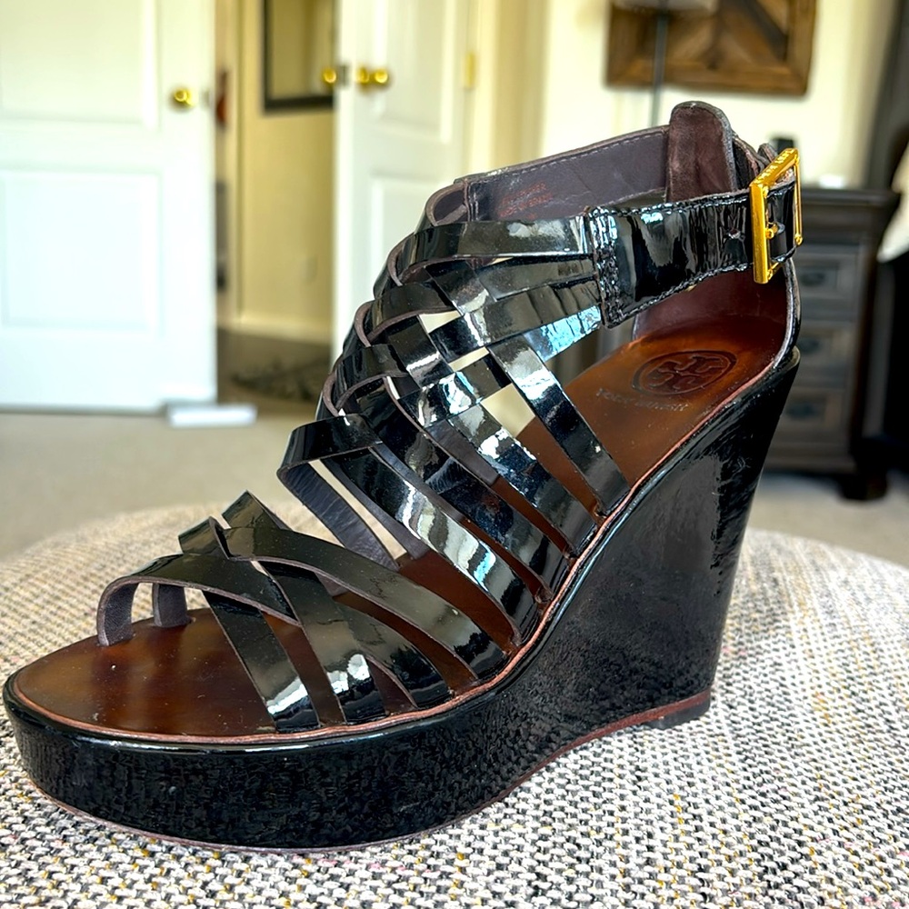 Tory Burch Annamarie Black Patent Wedge size 7